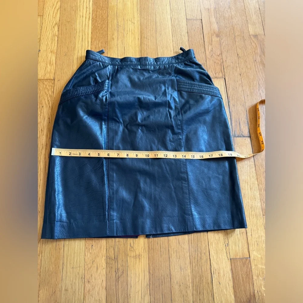 70s-80s Vintage Navy Blue Pierre Cardin Leather Skirt - Picture 4 of 11